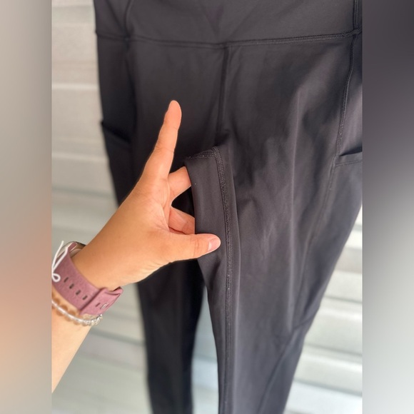 Women’s Lululemon Fast and Free Black 7/8 Tight Size 8 - Picture 7 of 13